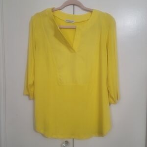 cha cha vente Yellow Split-Neck Blouse